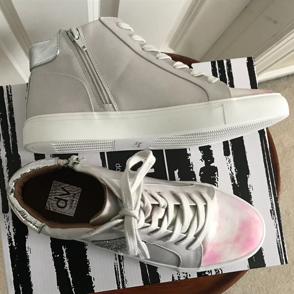 NWT - Leather Tie Dye Sneakers - Sz 8 - Picture 2 of 3